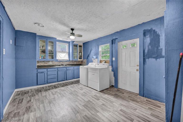1722 Washington Avenue, Lorain, OH - Photo 6
