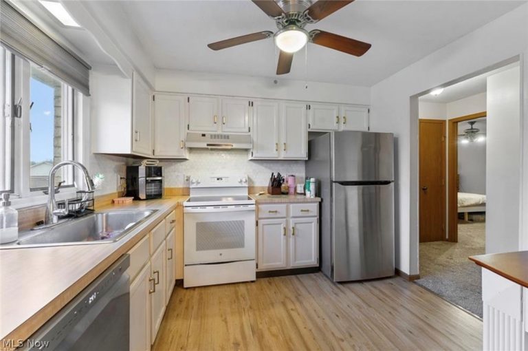 7357 Eisenhower Drive #6, Boardman, OH - Photo 5