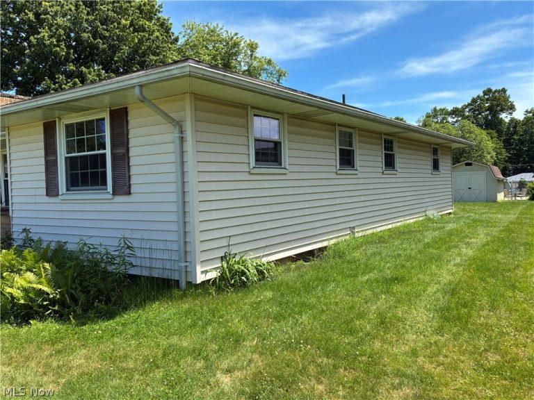 1629 Woodland Drive, Coshocton, OH - Photo 2