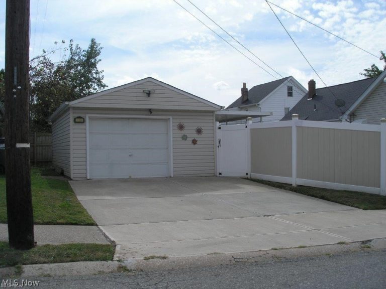 4703 86th Street, Garfield Heights, OH - Photo 5