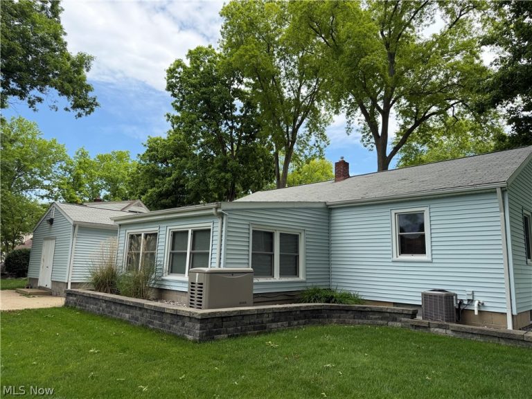 5851 Louise Avenue, Warren, OH - Photo 6