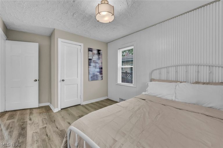 1068 Austin Avenue, Akron, OH - Photo 8