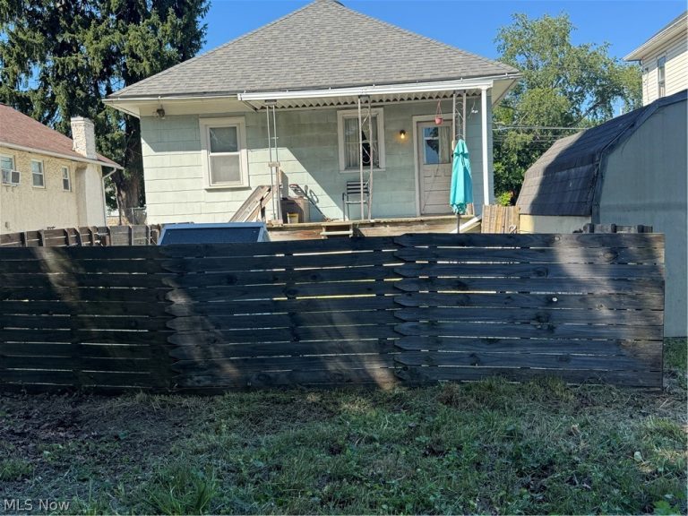 1502 16th Street, Parkersburg, WV - Photo 3