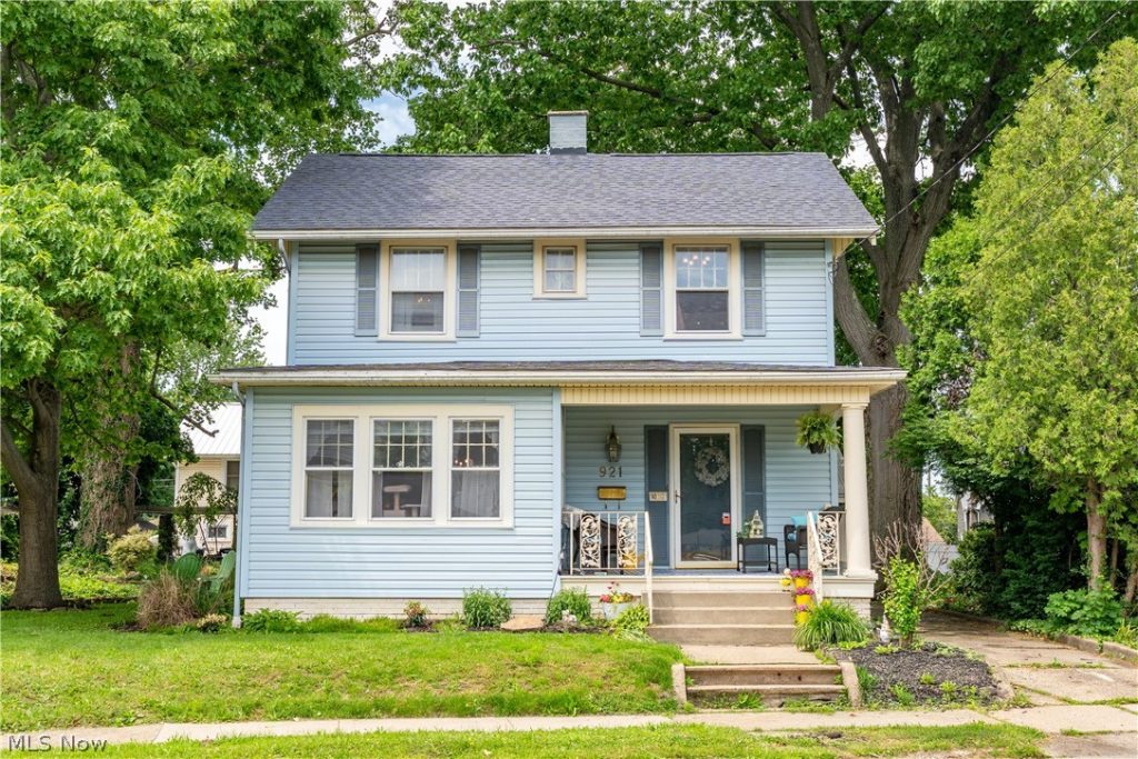 921 Gorgas Street, Louisville, OH