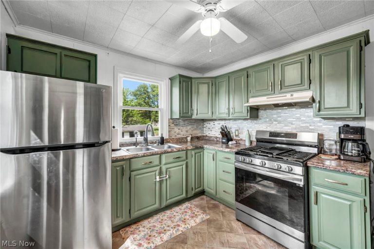 4927 Newton Falls Road, Ravenna, OH - Photo 8