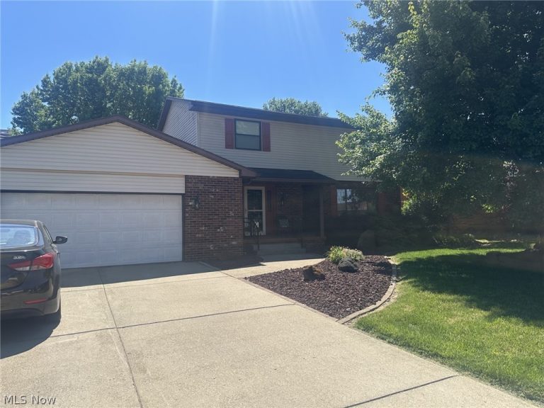 812 Brentwood Drive, Belpre, OH, 45714