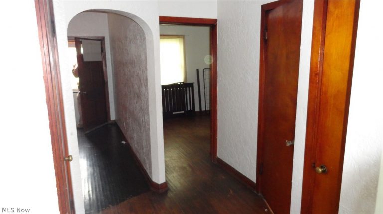 315 Grant Street, Newell, WV - Photo 4
