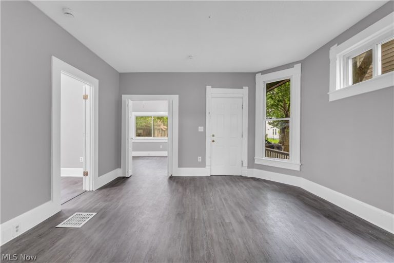 2050 83rd Street #1/DN, Cleveland, OH - Photo 4