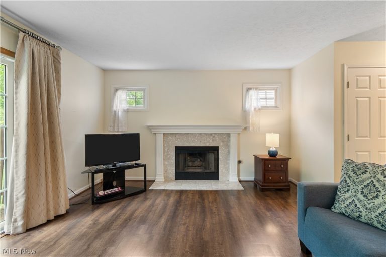 1740 Maxwell Boulevard, Brunswick, OH - Photo 4