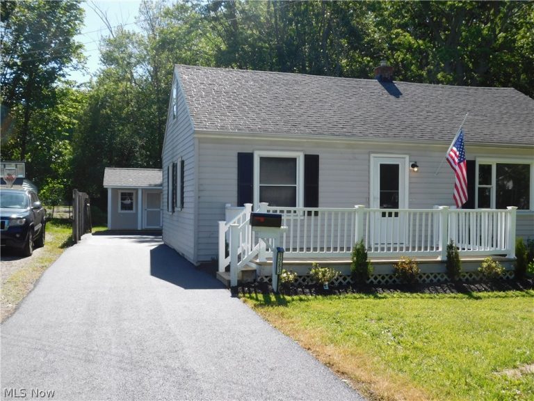 1283 Waverly Road, Eastlake, OH - Photo 2