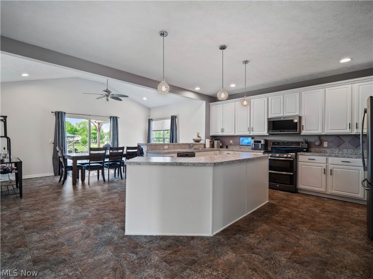 9020 Ichabod Drive, North Ridgeville, OH - Photo 4