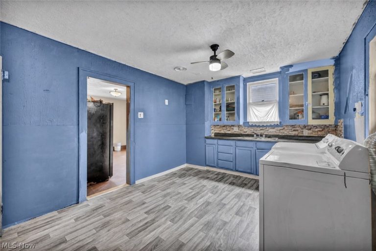 1722 Washington Avenue, Lorain, OH - Photo 8