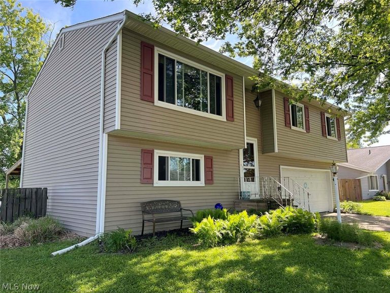 4060 Tudor Avenue, Brunswick, OH - Photo 8