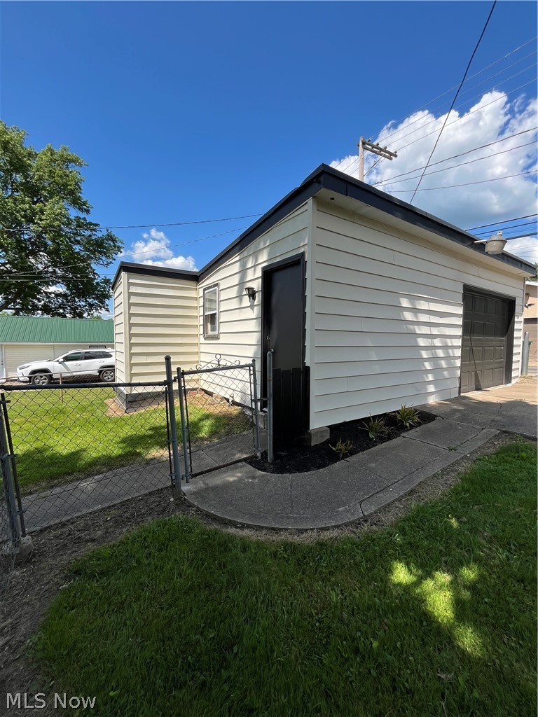 804 Oakland Boulevard, Cambridge, OH - Photo 5