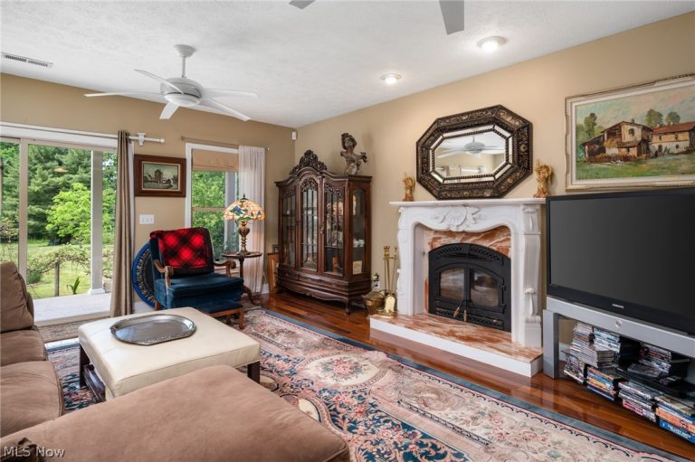 6560 Barton Road, North Olmsted, OH - Photo 6