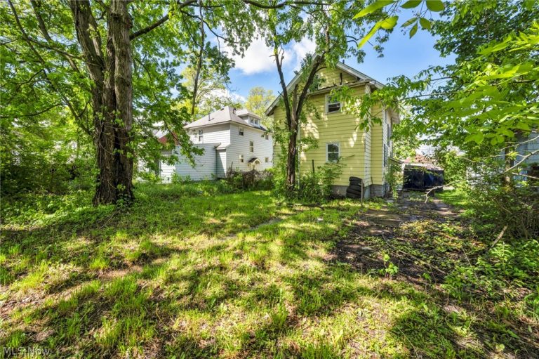 132 Irondale Street, Elyria, OH - Photo 3