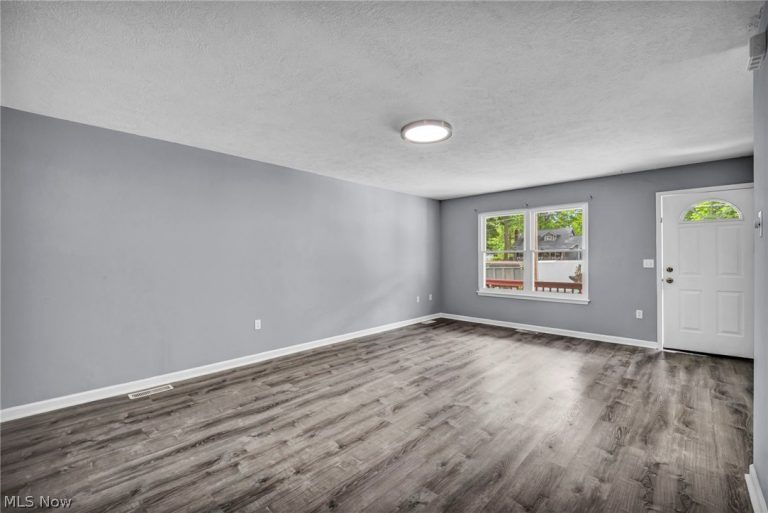 2066 Liberty Road, Stow, OH - Photo 3