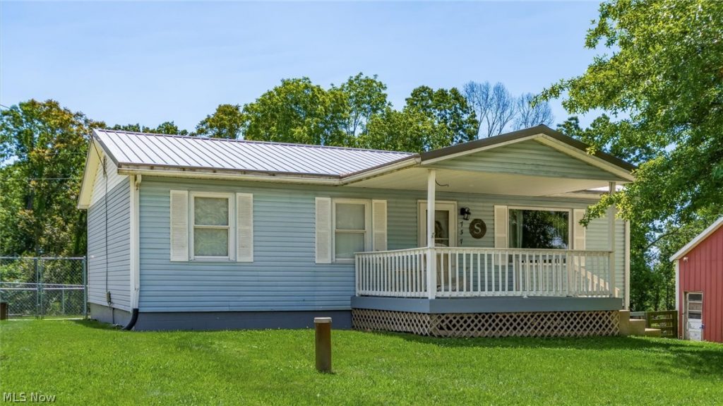 7370 Adamsville Road, Adamsville, OH