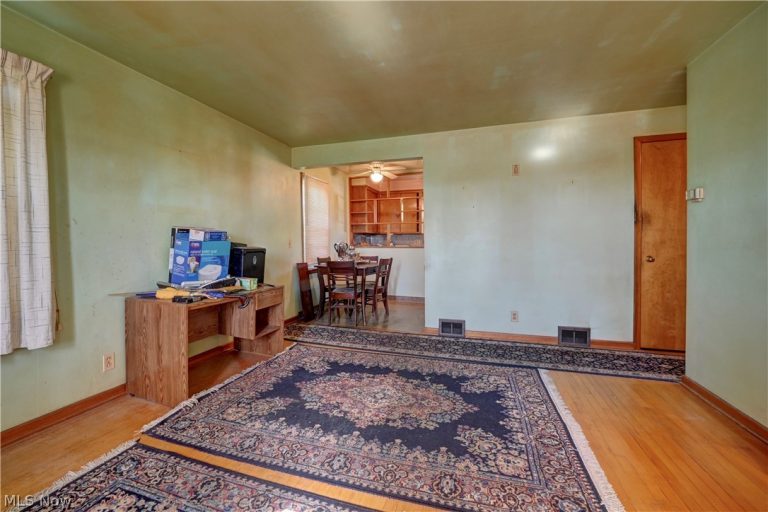 2123 Clearview Avenue, Canton, OH - Photo 6