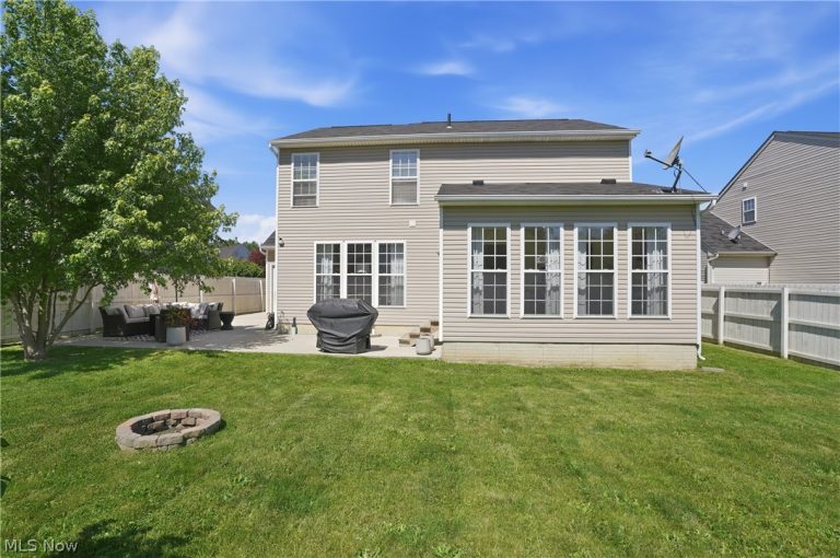 563 Colonial Drive, Painesville, OH - Photo 6