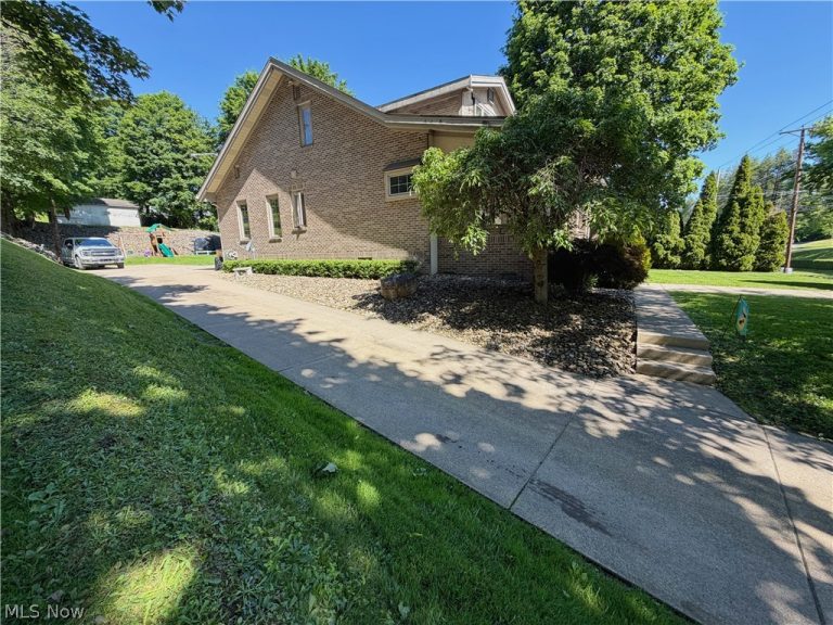 2029 Saint Clair Avenue, East Liverpool, OH - Photo 6