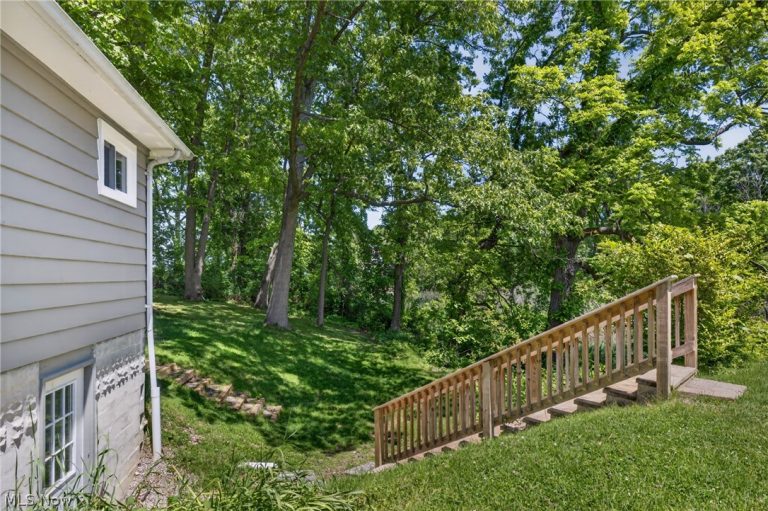 5535 Chestnut Street, Mentor on the Lake, OH - Photo 5