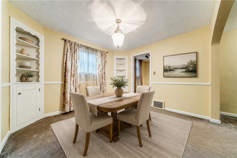 2038 Staunton Road, Cleveland Heights, OH - Photo 6