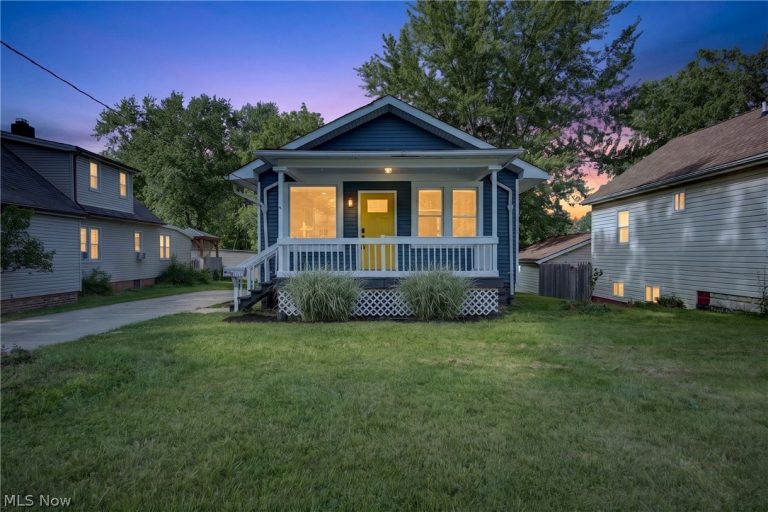 3226 Ridgewood Drive, Parma, OH - Photo 2