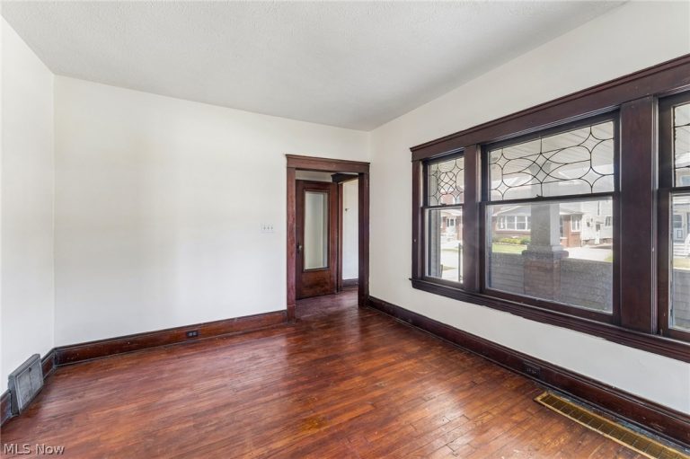 4408 Beta Avenue, Newburgh Heights, OH - Photo 5