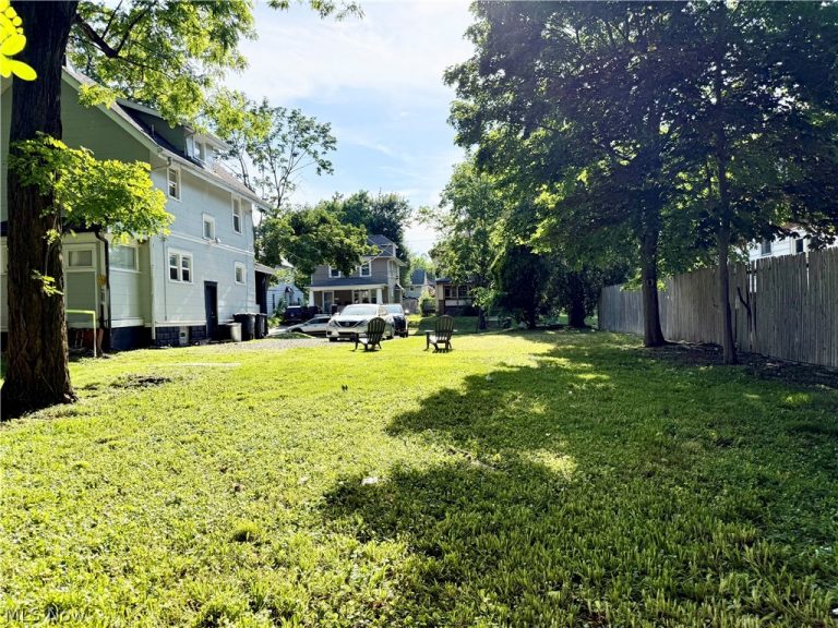 869 Berwin Street, Akron, OH - Photo 2