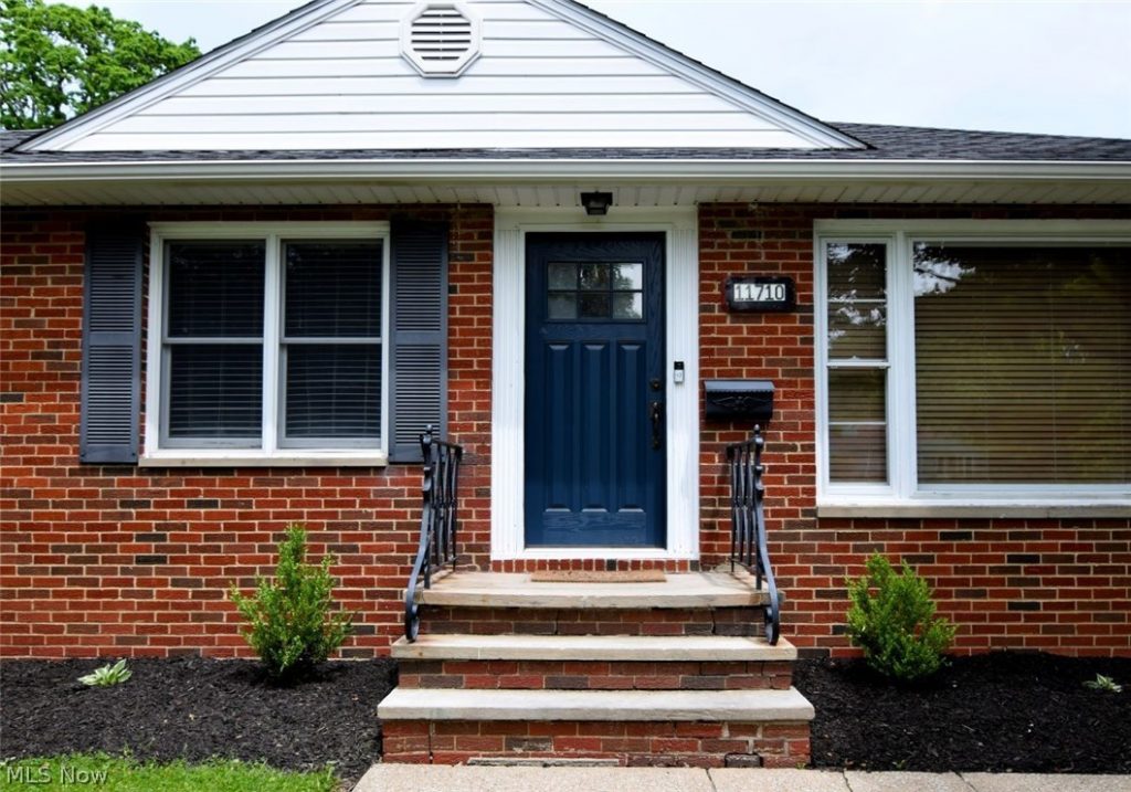 11710 Barrington Boulevard, Parma Heights, OH