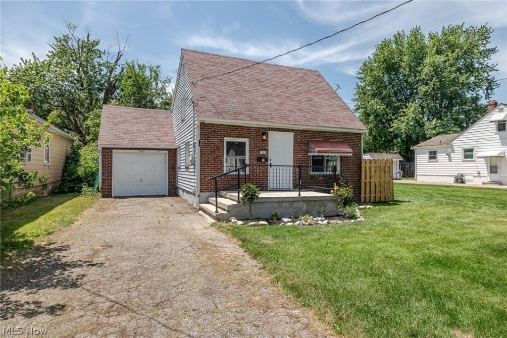 1926 Nichols Avenue, Lorain, OH