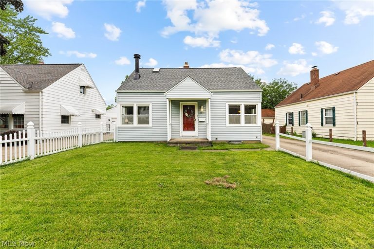 3211 Oakwood Drive, Cuyahoga Falls, OH, 44221
