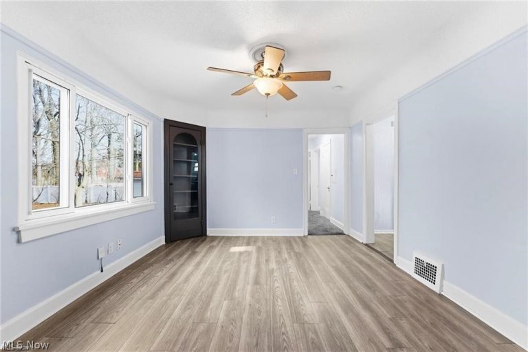 876 Eloise Drive #Lower, Cleveland Heights, OH - Photo 8