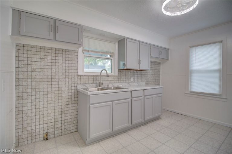 4387 56th Street, Cleveland, OH - Photo 4