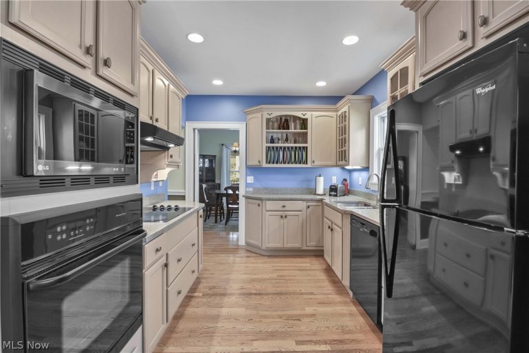 1615 Waterbury Road, Lakewood, OH - Photo 4