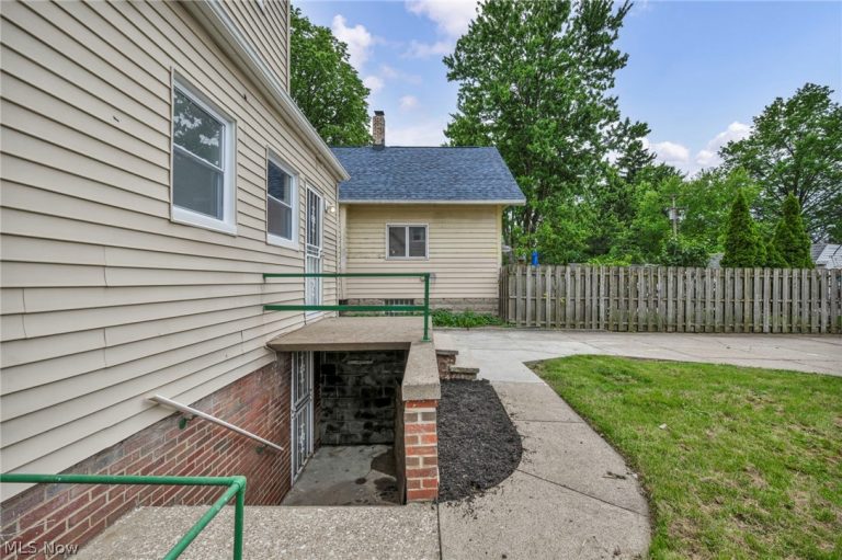 3658 138th Street, Cleveland, OH - Photo 6