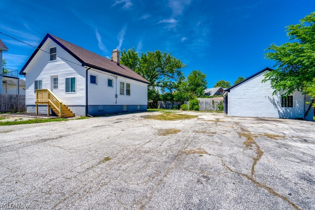 4808 Pearl Road, Cleveland, OH