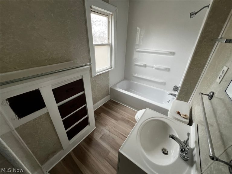 10514 Way Avenue, Cleveland, OH - Photo 6