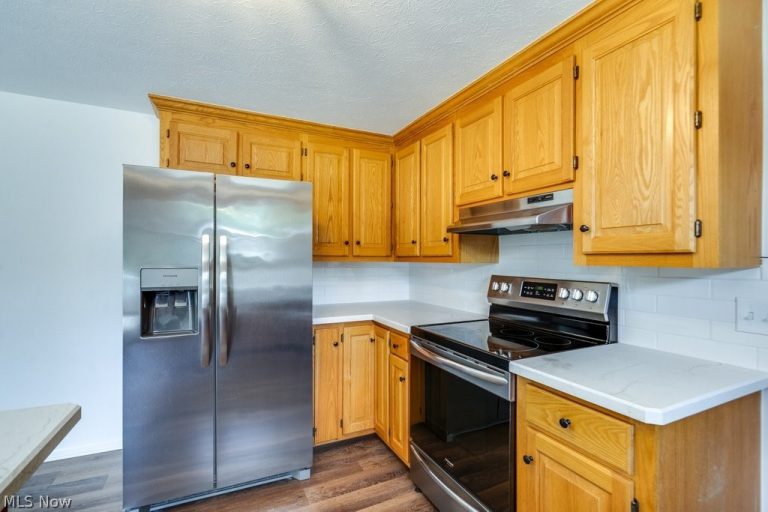 1704 Plymouth Knoll Avenue, Massillon, OH - Photo 8