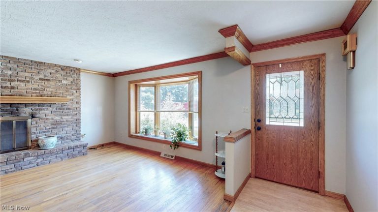 10216 Harmony Lane, Brooklyn, OH - Photo 2