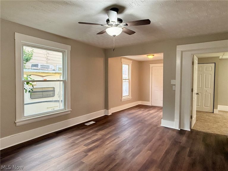 339 Columbus Street, Elyria, OH - Photo 5