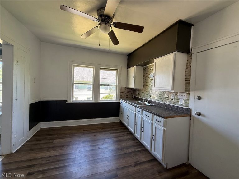 3645 153rd Street #UP, Cleveland, OH - Photo 6