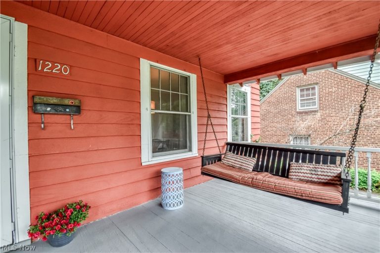 1220 Yellowstone Road, Cleveland Heights, OH - Photo 3