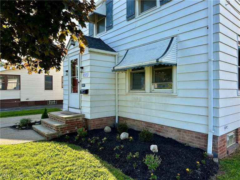 22571 Ivan Avenue, Euclid, OH - Photo 3