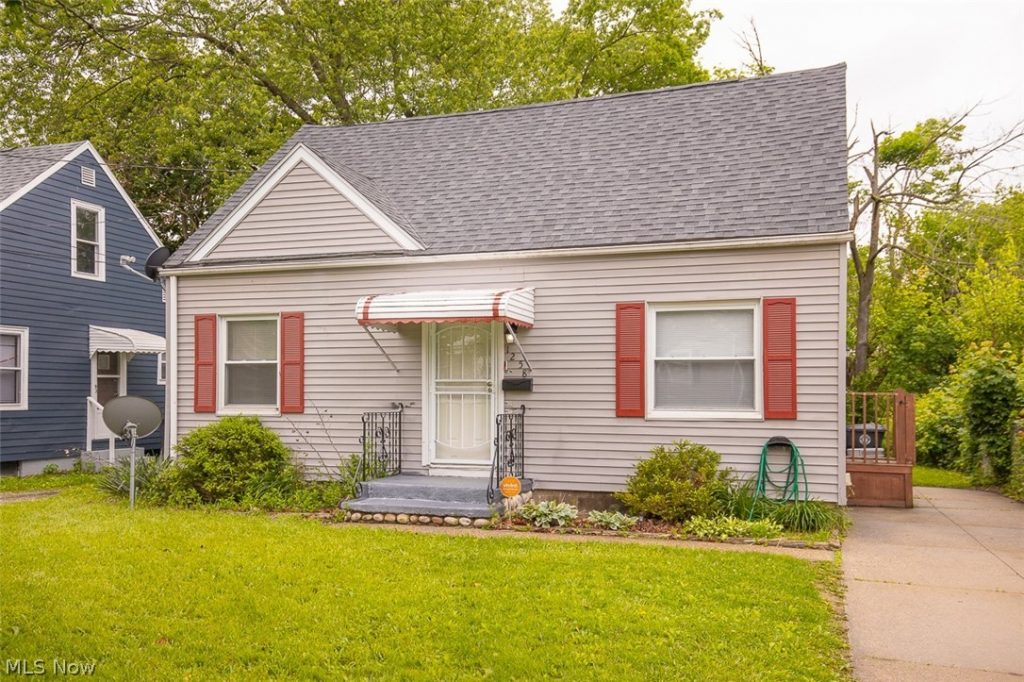 1258 Crestview Avenue, Akron, OH