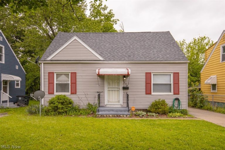 1258 Crestview Avenue, Akron, OH - Photo 2
