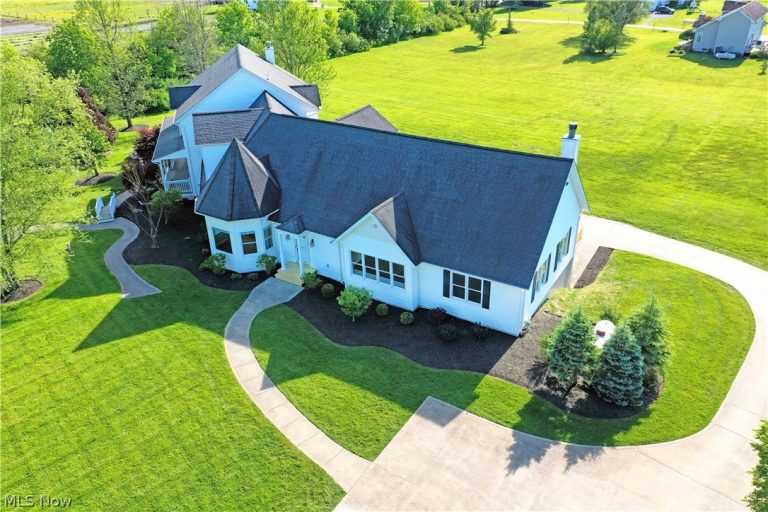 12030 Princeton Road, Huntsburg, OH - Photo 3