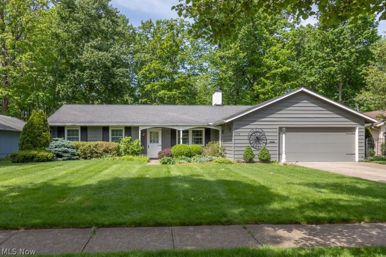 676 Wyleswood Drive, Berea, OH, 44017