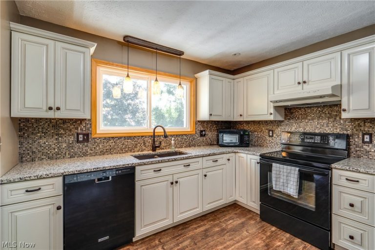 7004 Madison Avenue, Madison, OH - Photo 4